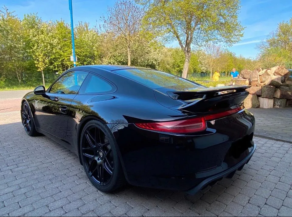 Porsche 911 Carrera S
