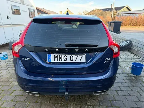Volvo V60 2015 photo 2