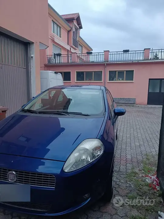 Fiat Grande Punto 2009 photo 3