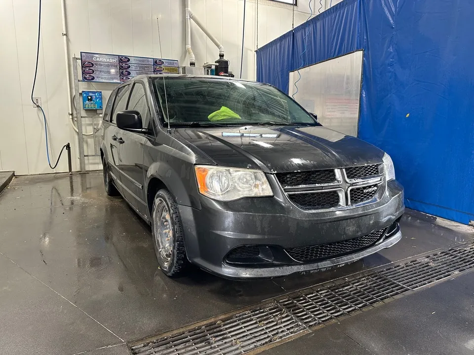 Dodge Grand Caravan 2012 photo 3