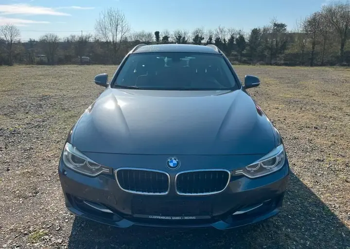 BMW 320I