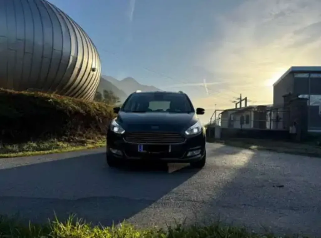 Ford Galaxy 2019 photo 2