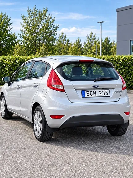Ford Fiesta 2011 photo 3