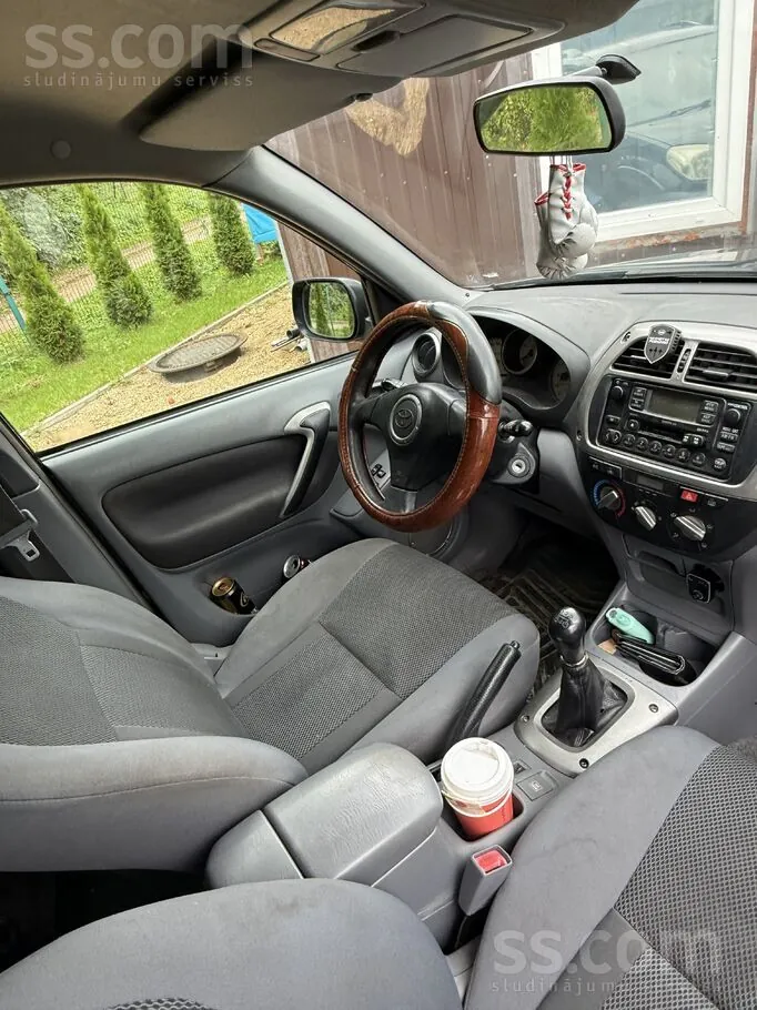 Toyota Rav4 2002 photo 4