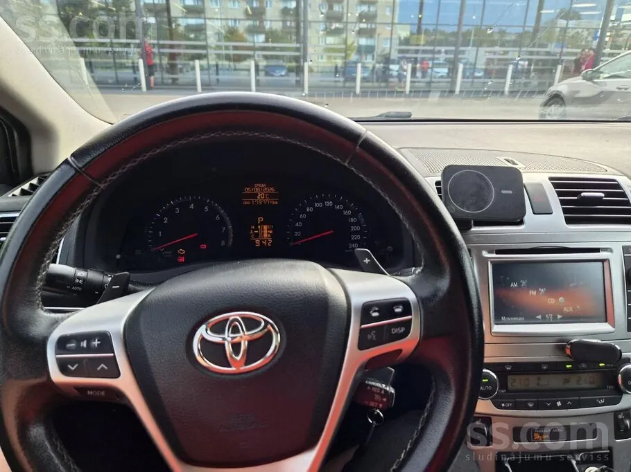 Toyota Avensis 2015 photo 5