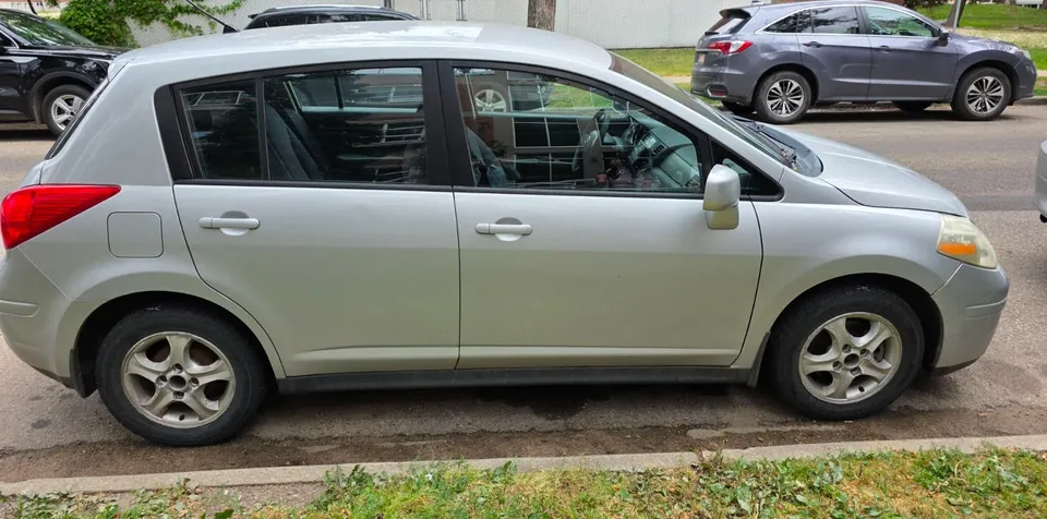 Nissan Versa 2009 photo 3