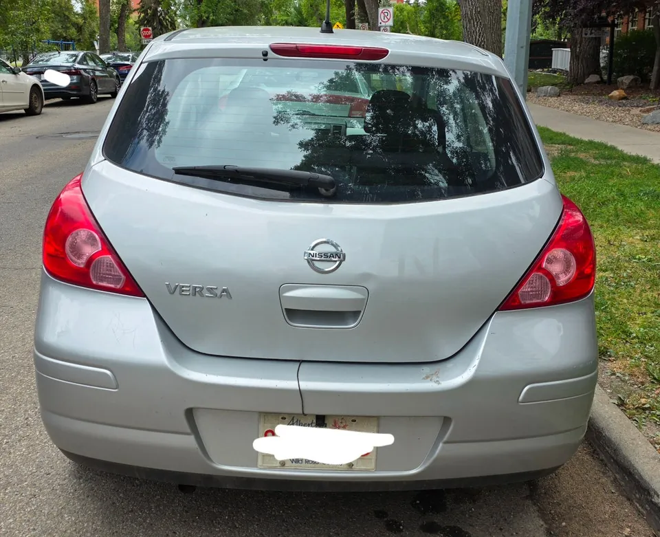 Nissan Versa 2009 photo 2