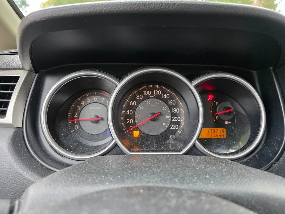 Nissan Versa 2009 photo 5
