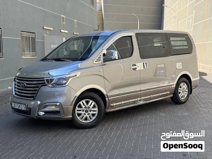Hyundai H1 Gls Plus 2018 photo 2