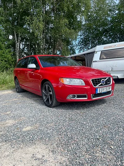 Volvo V70 2012 photo 2