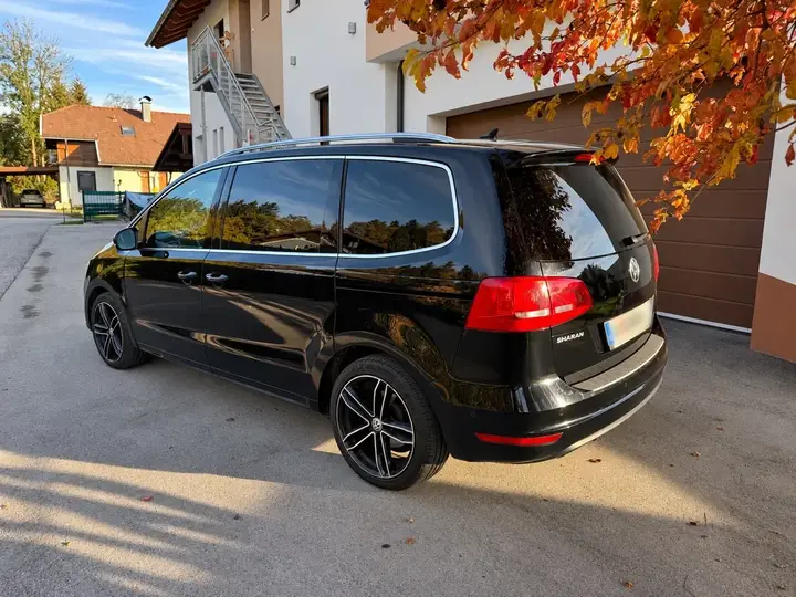 Volkswagen Sharan 2012 photo 3