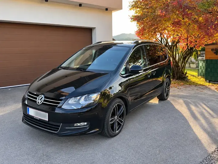 Volkswagen Sharan 2012 photo 2
