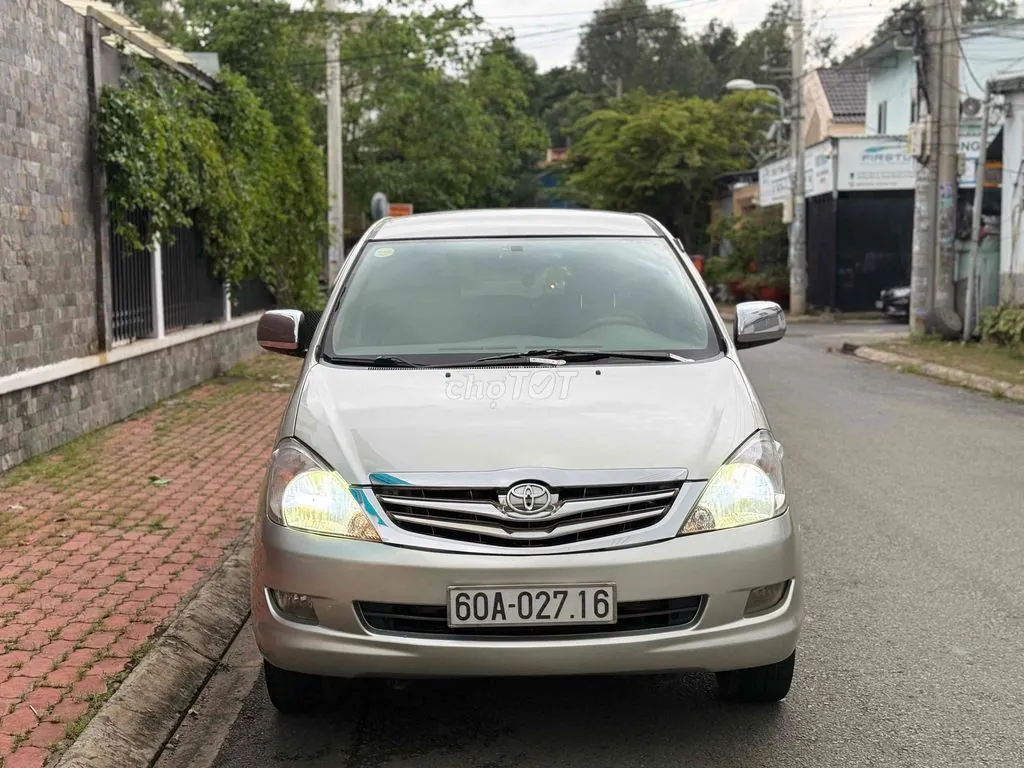 Toyota Innova 2006 photo 2