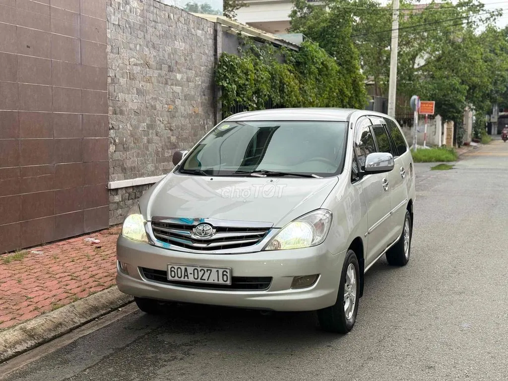 Toyota Innova 2006 photo 3