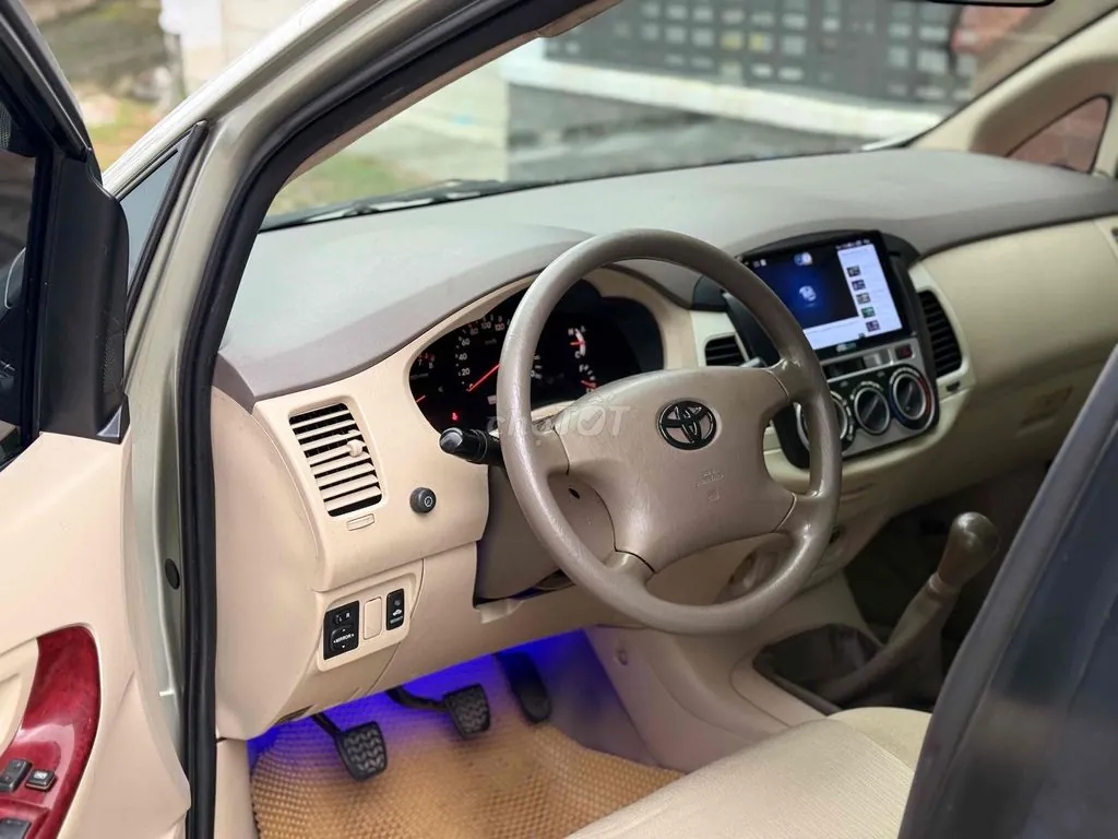 Toyota Innova 2006 photo 5