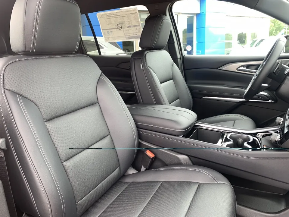 Chevrolet Traverse 2026 photo 2