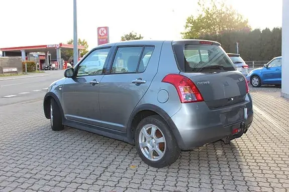 Suzuki Swift 2008 photo 3