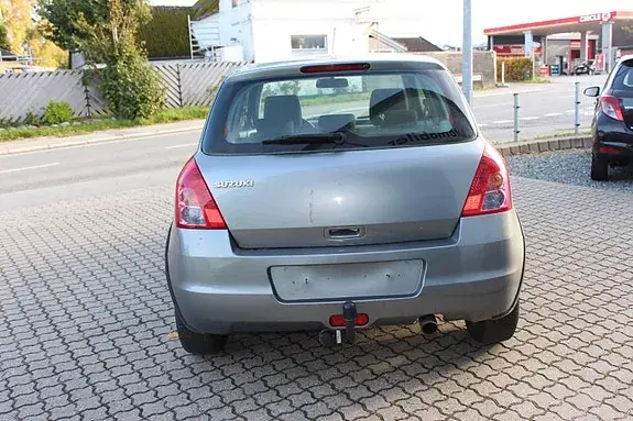 Suzuki Swift 2008 photo 4