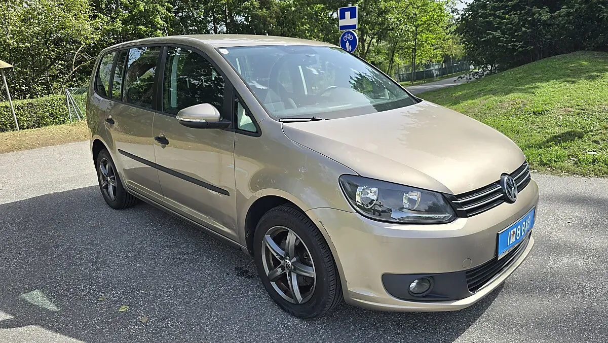 Volkswagen Touran 2013 photo 3
