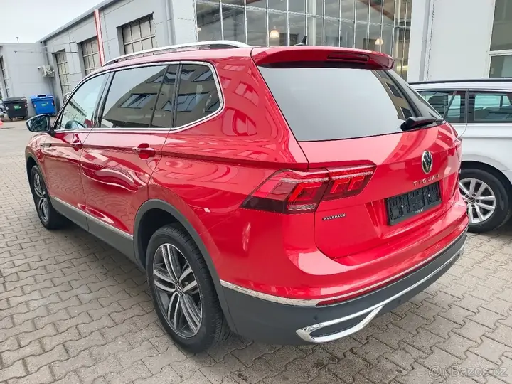 Volkswagen Tiguan Allspace 2023 photo 3