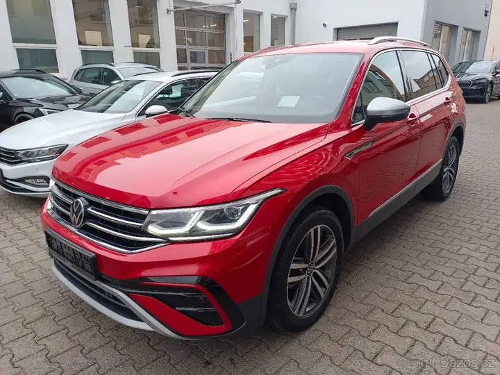 Volkswagen Tiguan Allspace 2023 photo 2