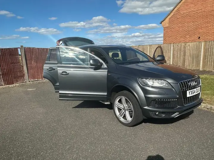 Audi Q7 2014 photo 2