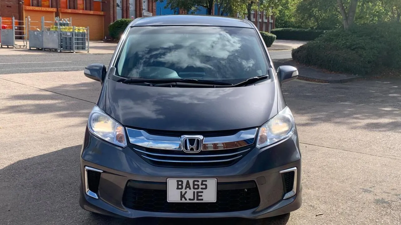 Honda Freed 2016 photo 2