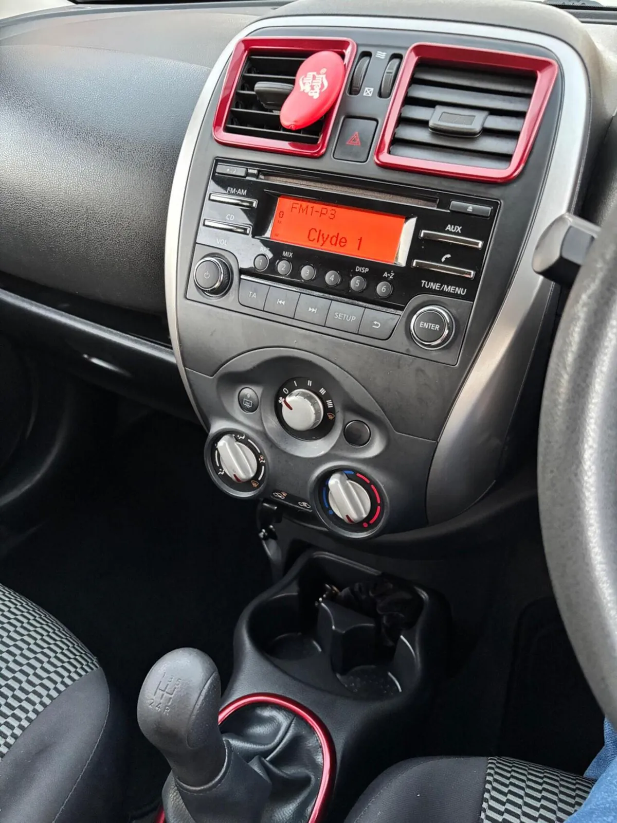 Nissan Micra 2014 photo 5