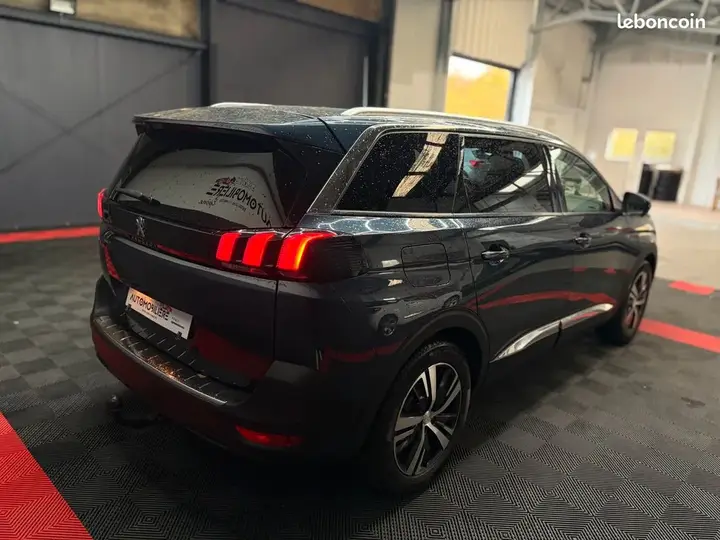 Peugeot 5008 2018 photo 5