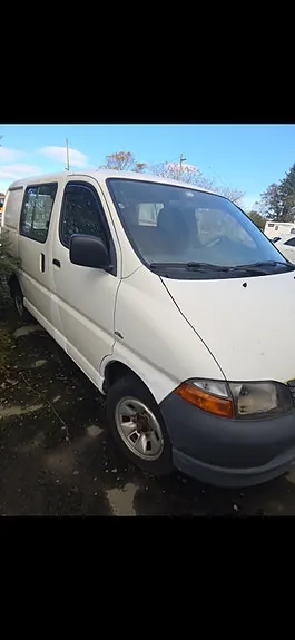 Toyota Hiace 2005 photo 2