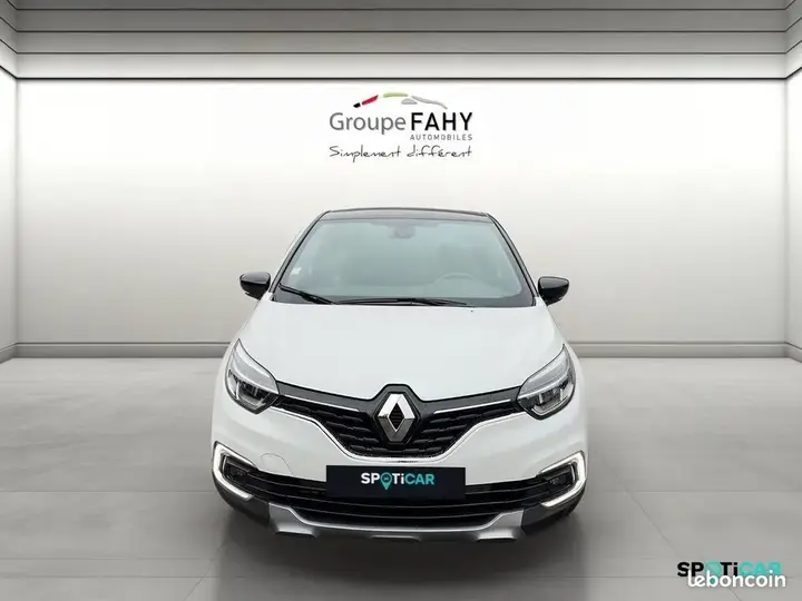 Renault Captur 2018 photo 2