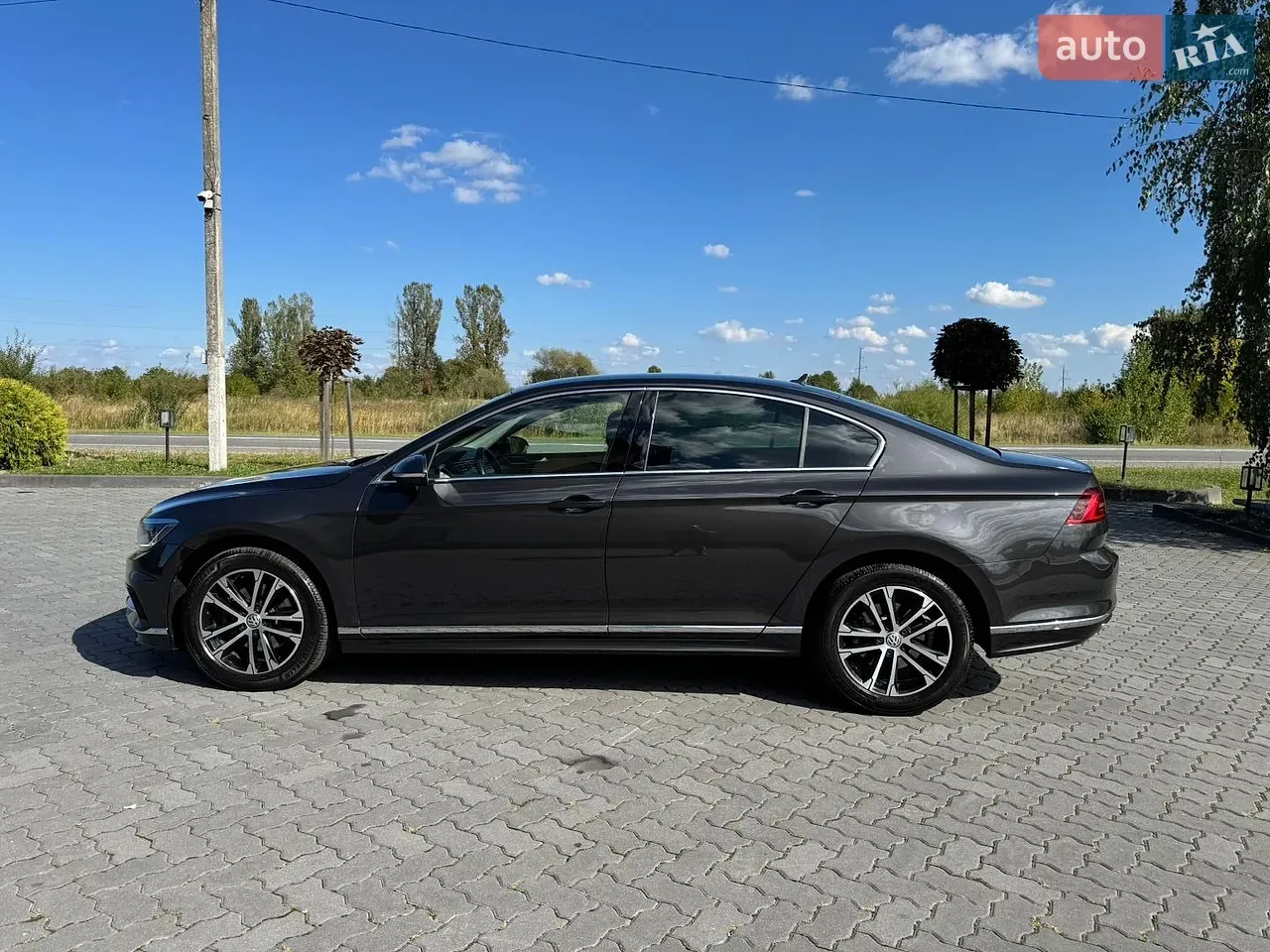 Volkswagen Passat 2018 photo 3