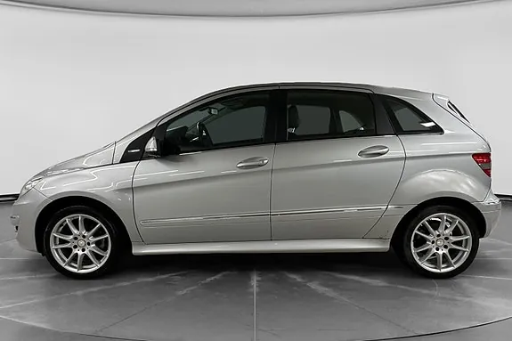 Mercedes-Benz B160 2010 photo 2