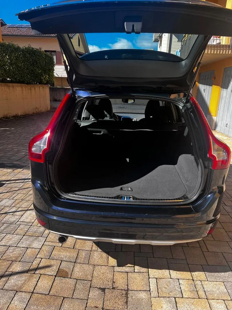 Volvo Xc60 2017 photo 2