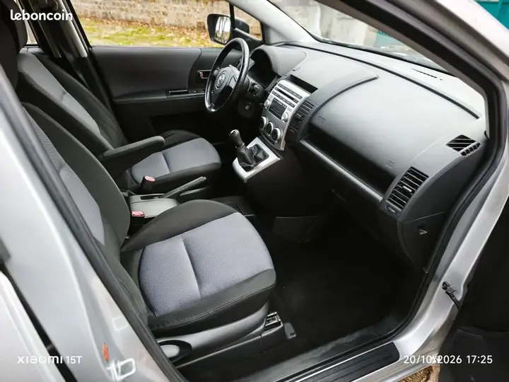 Mazda 5 2005 photo 4