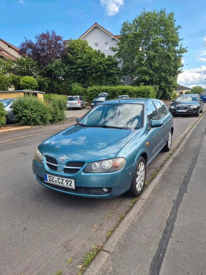 Nissan Almera