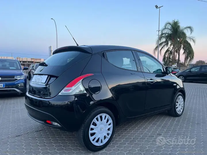 Lancia Ypsilon 2014 photo 4