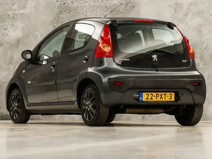 Peugeot 107 2011 photo 3