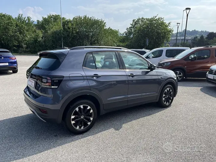 Volkswagen T-Cross 2023 photo 2