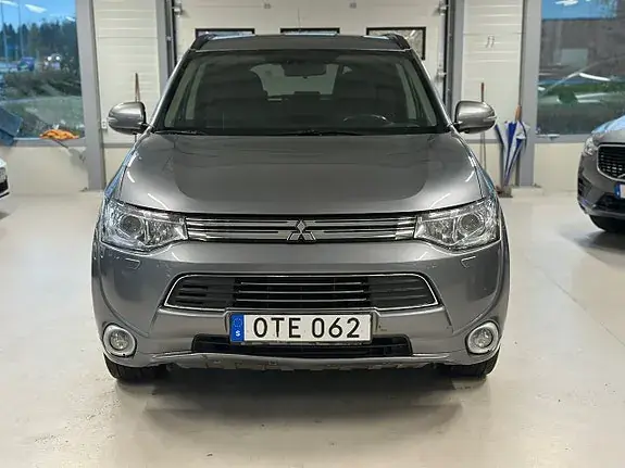 Mitsubishi Outlander 2014 photo 2