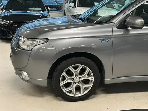 Mitsubishi Outlander 2014 photo 4