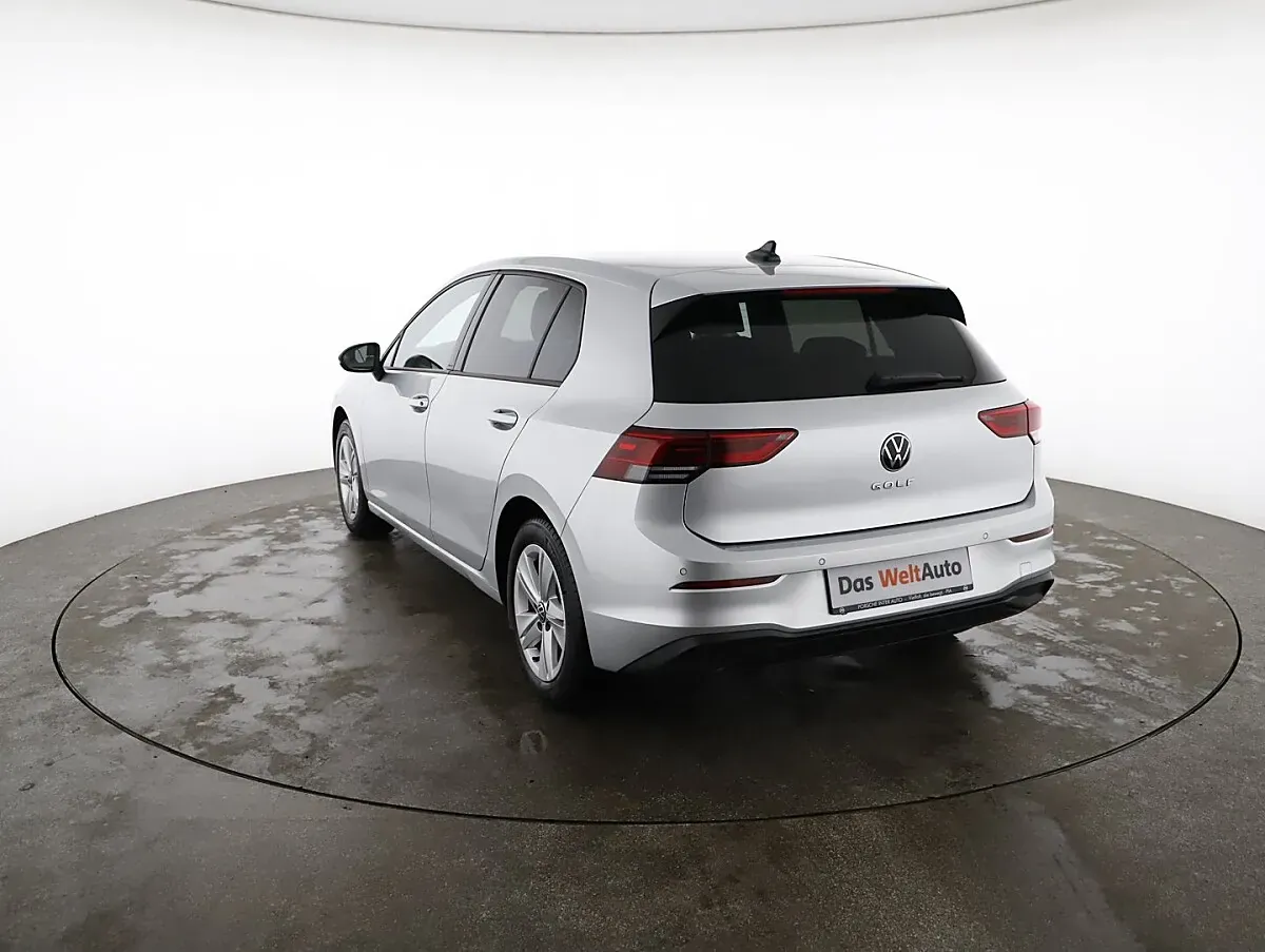 Volkswagen Golf 2023 photo 2