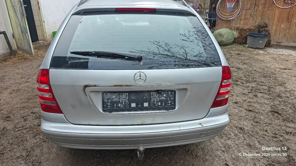 Mercedes-Benz C-Class 2005 photo 3