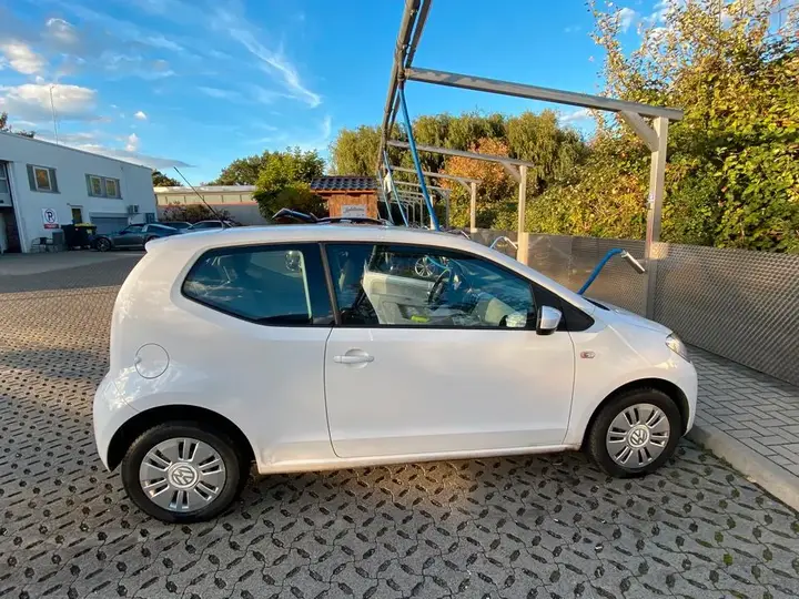 Volkswagen Up