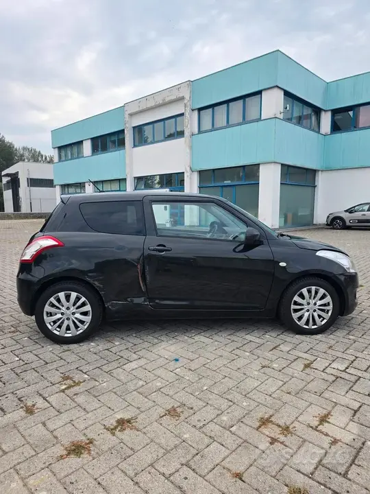 Suzuki Swift 2012 photo 5