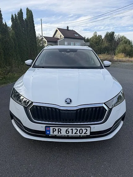 Skoda Octavia 2021 photo 2