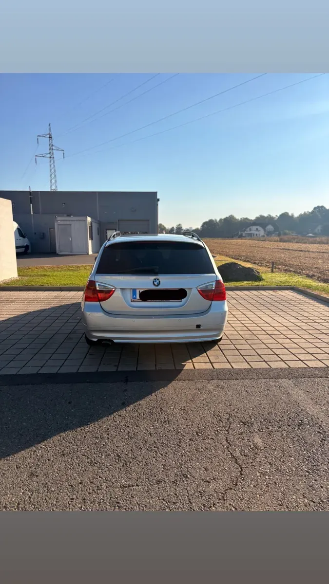 BMW 3 Series 2008 photo 2