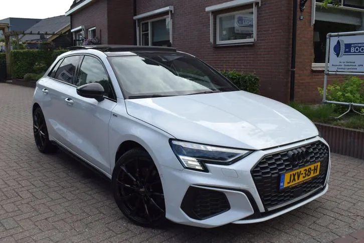 Audi A3 2021 photo 2