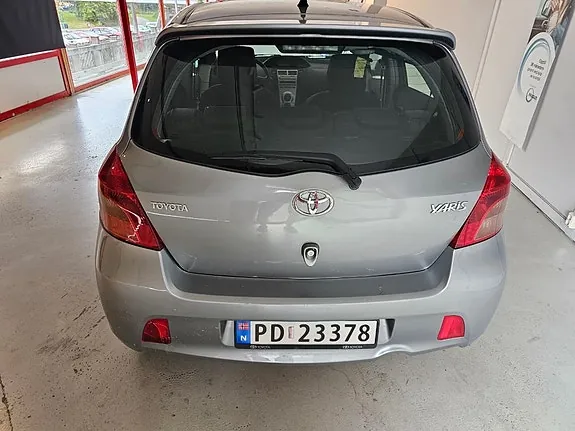 Toyota Yaris 2007 photo 4