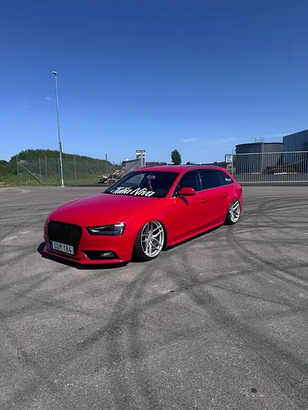Audi A4 2013 photo 2